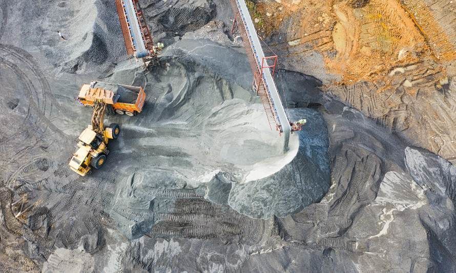Permisología, falta de exploración e incertidumbres políticas son las razones que el sector minero atribuye a la baja del 11% de proyectos mineros