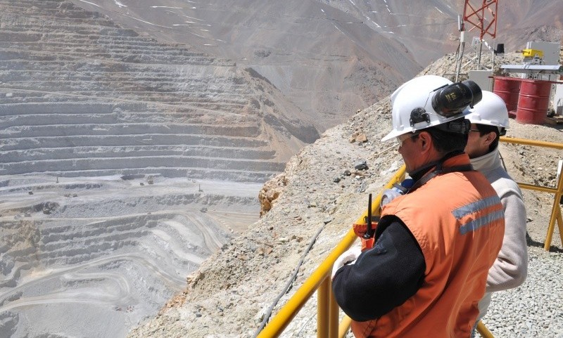 Sindicato de Minera Los Pelambres vota a favor de la huelga