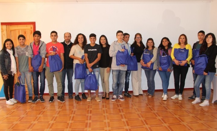 Jóvenes del Choapa reciben beca de estudios de Fundación Minera Los Pelambres
