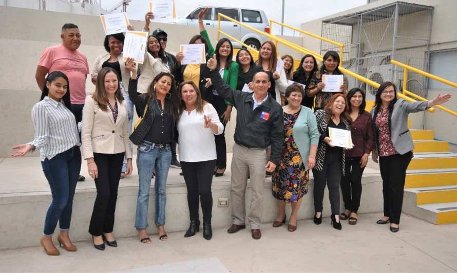 Finning, Sernameg y Sence capacitan a mujeres Jefas de Hogar