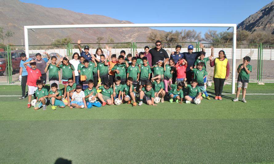 Escuela de Fútbol de Los Loros recibe apoyo de Minera Lumina Copper Chile