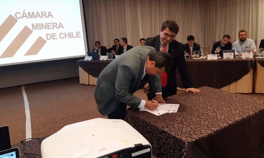 Cámara Minera de Chile firmó acuerdo de cooperación con Enami Ecuador