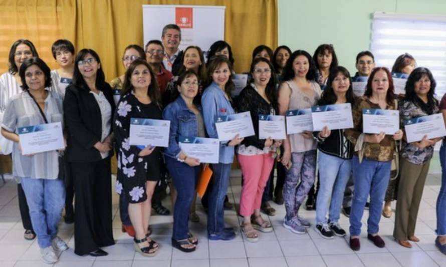 50 familias de Tucnar Huasi aprendieron a mantener sus calefactores solares