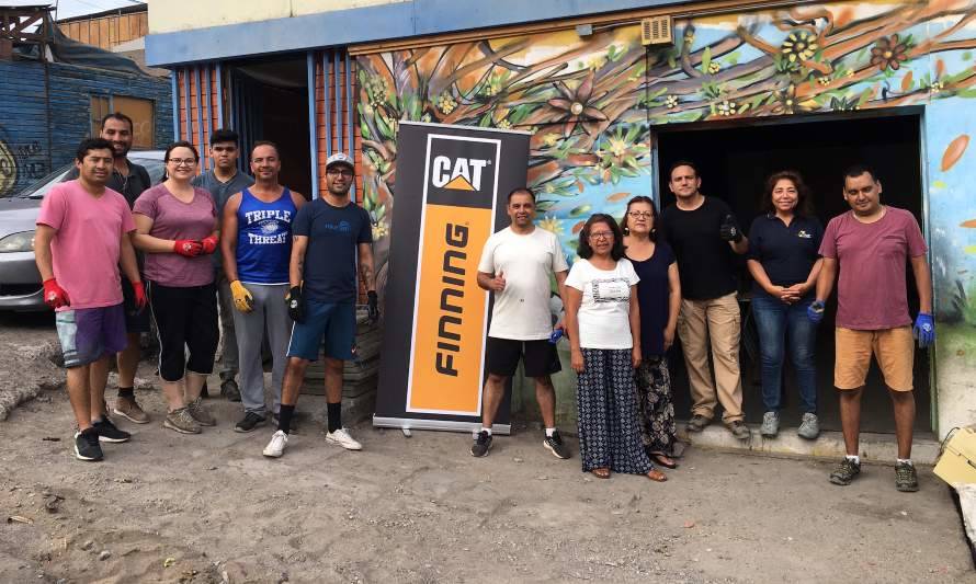 Voluntarios de Finning “Manos a la Obra” en Centro de Acogida de Fundación “La Huella”