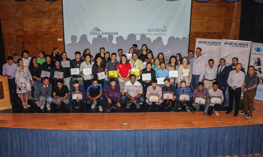 86 nuevos alumnos egresan de la Escuela de Oficios de Collahuasi y Sodexo