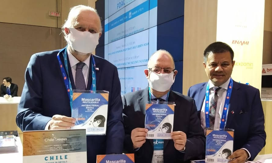 Ministro Prokurica promociona mascarilla de cobre en PDAC 2020