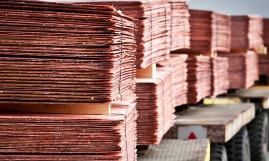 Sonami estima un superávit global de cobre de 200 mil toneladas