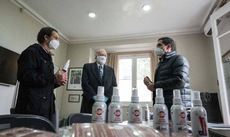 Ministro Prokurica entrega mascarillas y aerosoles con nanopartículas de cobre