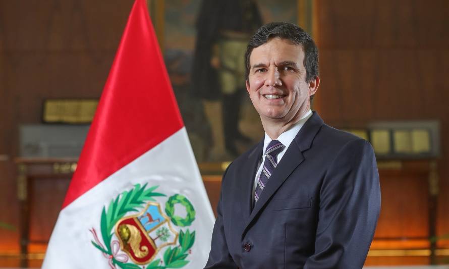 Luis Miguel Incháustegui asumió como ministro de Energía y Minas del Perú