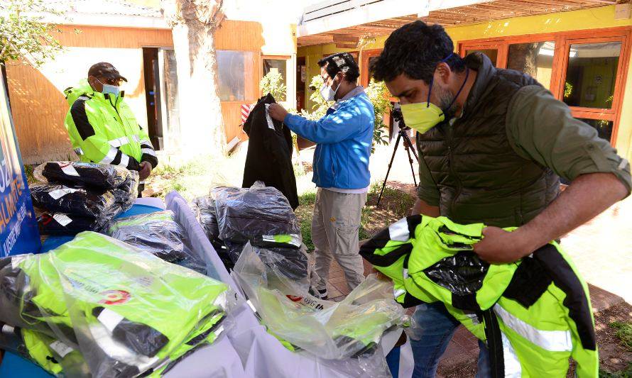 Pozo Almonte recibió implementación térmica para personal de barreras sanitarias de la comuna