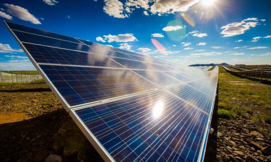Ministerio de Economía impulsa 30 medidas para acelerar proyectos de energías renovables