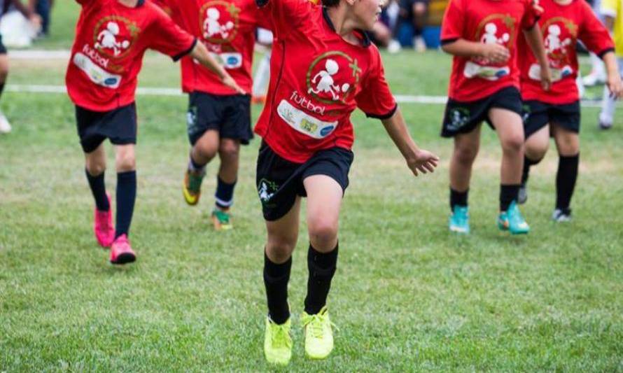 Fútbol Más y Minera El Abra continúan impulsando el deporte en casa