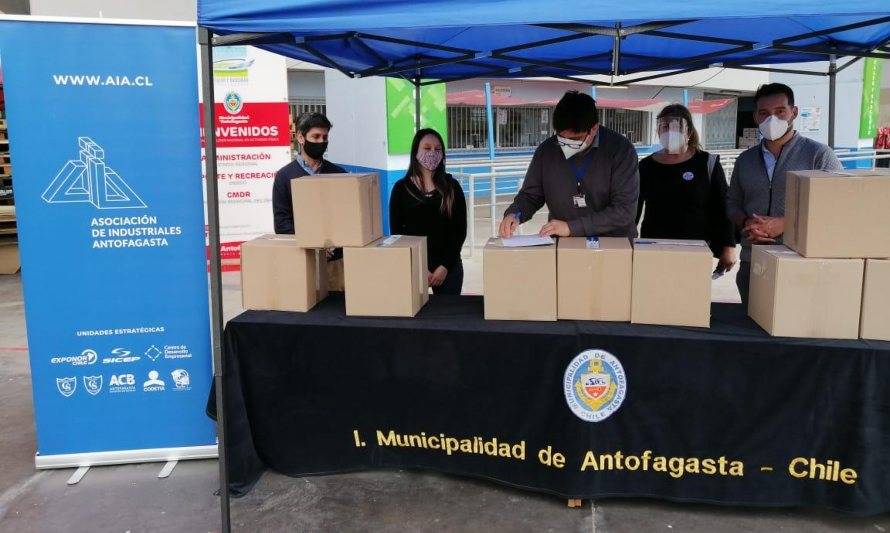 Alcaldes de la Región de Antofagasta agradecen a la AIA por entrega de alimentos