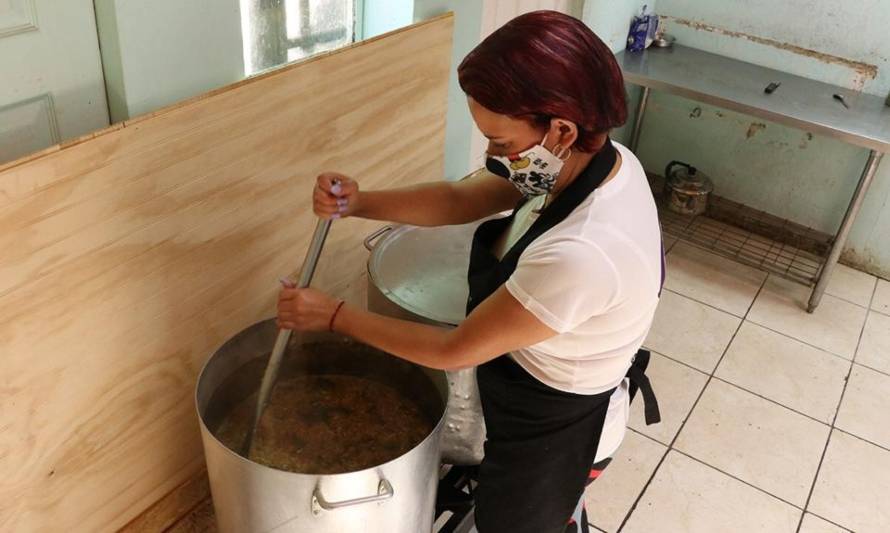 Trabajadores de Komatsu donan 20 mil almuerzos