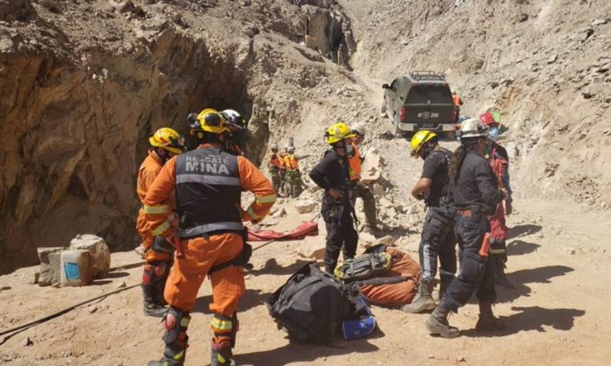 Rescatan a dos mineros atrapados en Tierra Amarilla 
