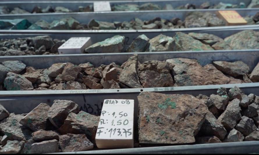 CEGA adquirió nuevo equipo para la identificación de minerales en muestras sólida