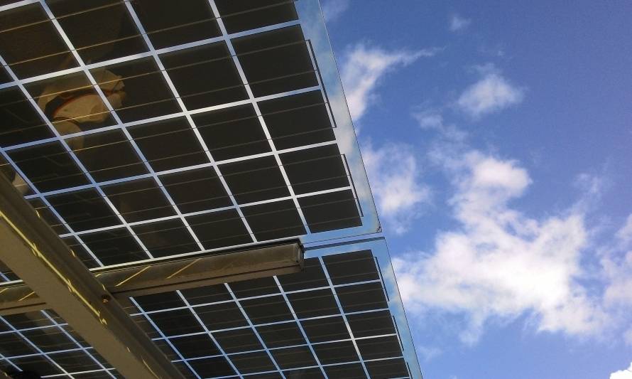 Proyecto busca construir centros fotovoltaicos y termosolares en Antofagasta