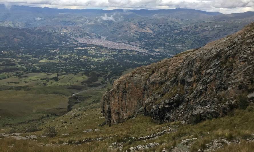 Negocian proyecto aurífero en Ecuador