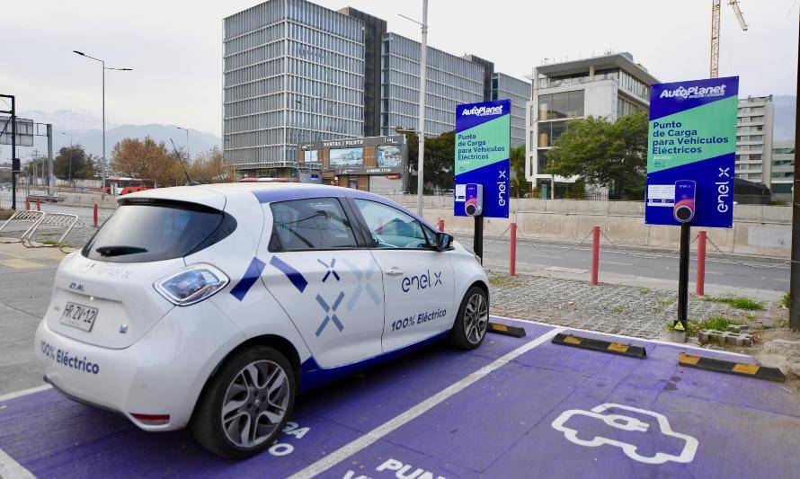 Enel X y Autoplanet inauguraron puntos de carga para vehículos eléctricos