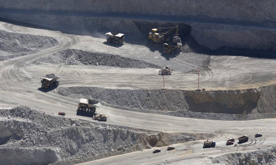Trabajador murió tras volcar en un bulldozer en Minera Los Pelambres