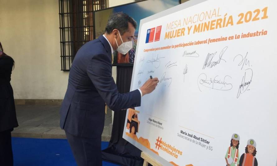 Finning firma Compromiso por la Inclusión Femenina en el sector minero 