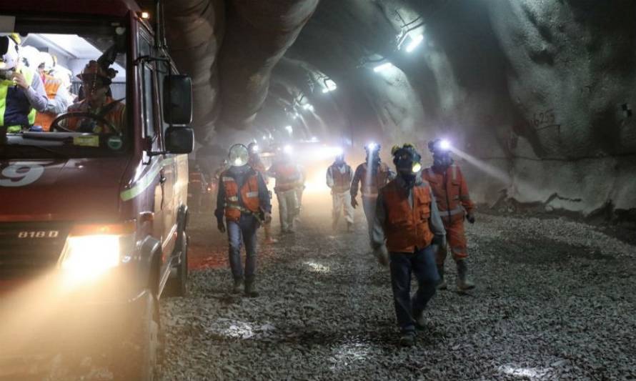 Trabajadores de El Teniente votarán última oferta de Codelco