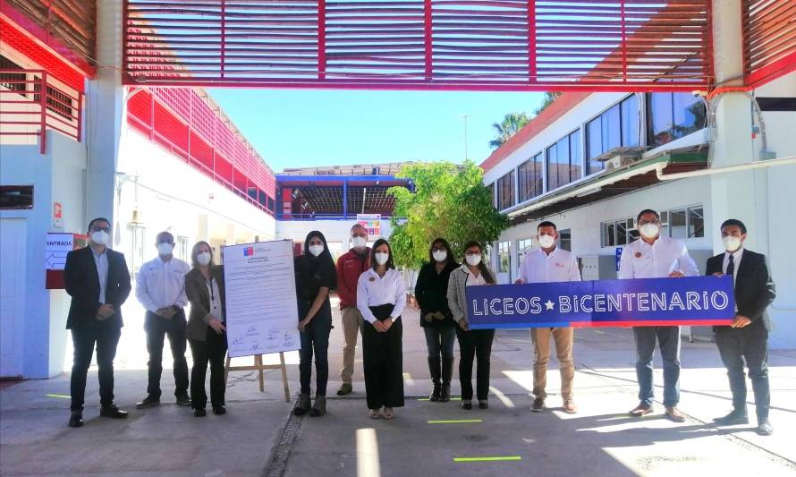Liceos de Tarapacá renuevan Sello Bicentenario de excelencia académica