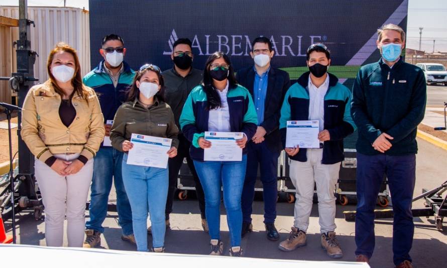 Albemarle firma convenio para contratar a 40 jóvenes en plantas La Negra y Salar