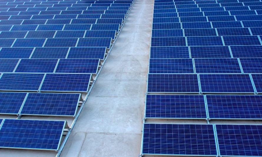 Enap realiza estudios para levantar el primer parque fotovoltaico en Maipú 