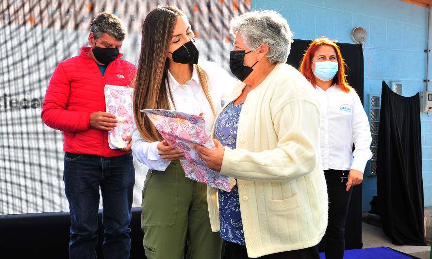 50 vecinos y vecinas de las caletas del litoral sur de Iquique celebraron el Día Internacional del Adulto Mayor