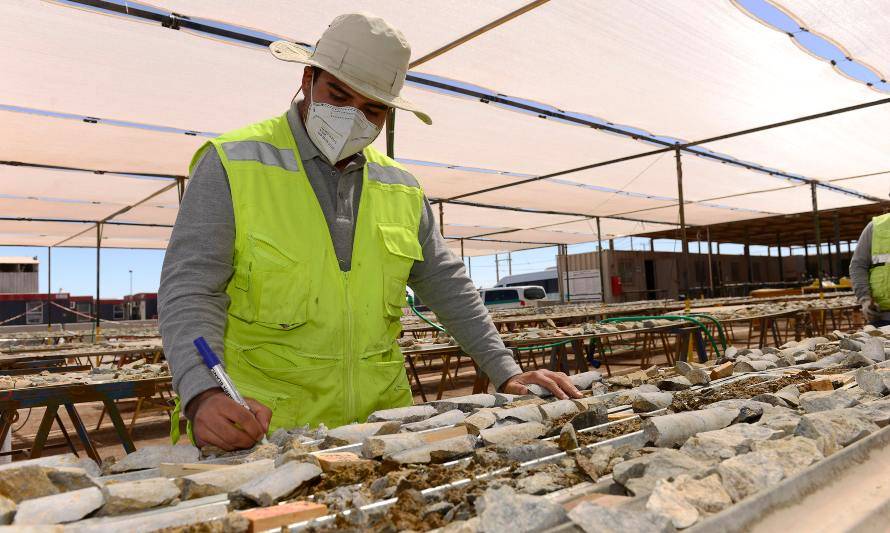 Collahuasi y GeoBlast apuestan por jóvenes técnicos en geología de la región para incentivar la contratación local