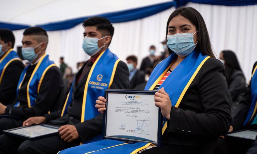 CEDUC UCN sede Choapa y Minera Los Pelambres dan la
bienvenida a la primera generación de titulados