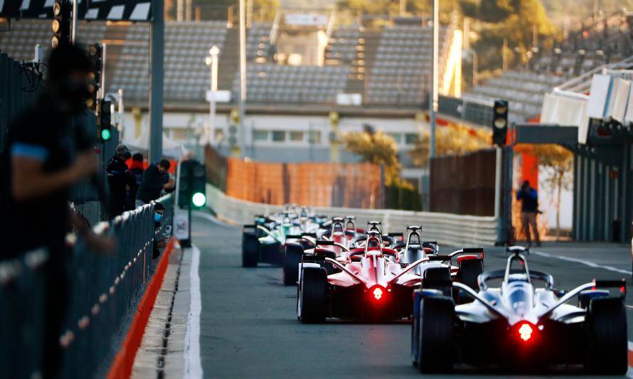 Vandoorne lidera el clasificador en el Día 2 de pruebas en Valencia