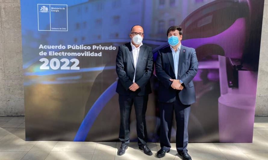 Volvo Chile Camiones y Buses firmó Acuerdo Público Privado de Electromovilidad 2022