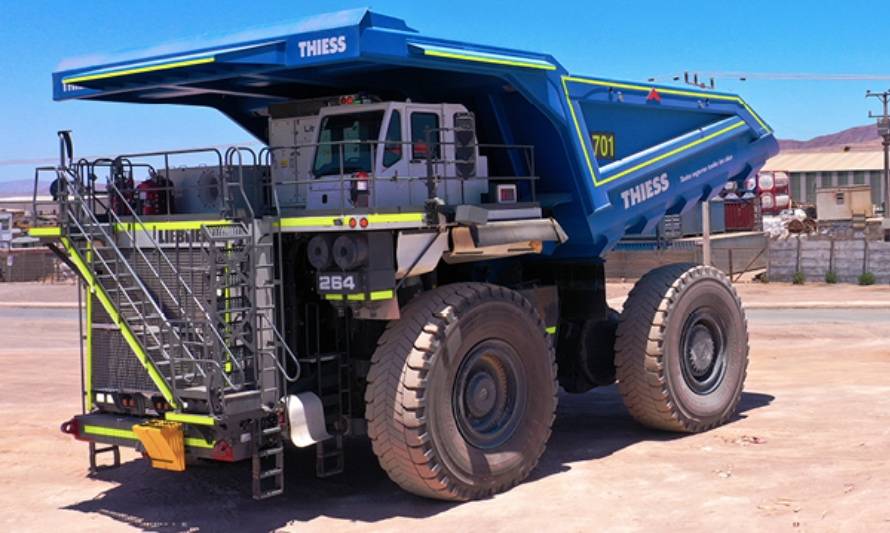 Thiess entregó primeros cinco camiones eléctricos en Chile