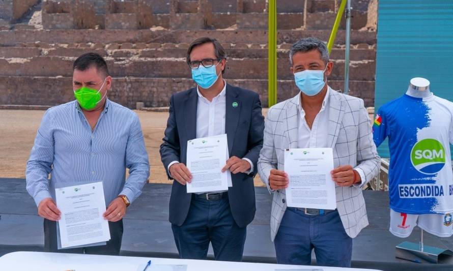 SQM y CDA firman acuerdo de colaboración para consolidar plantel femenino de Las Pumas