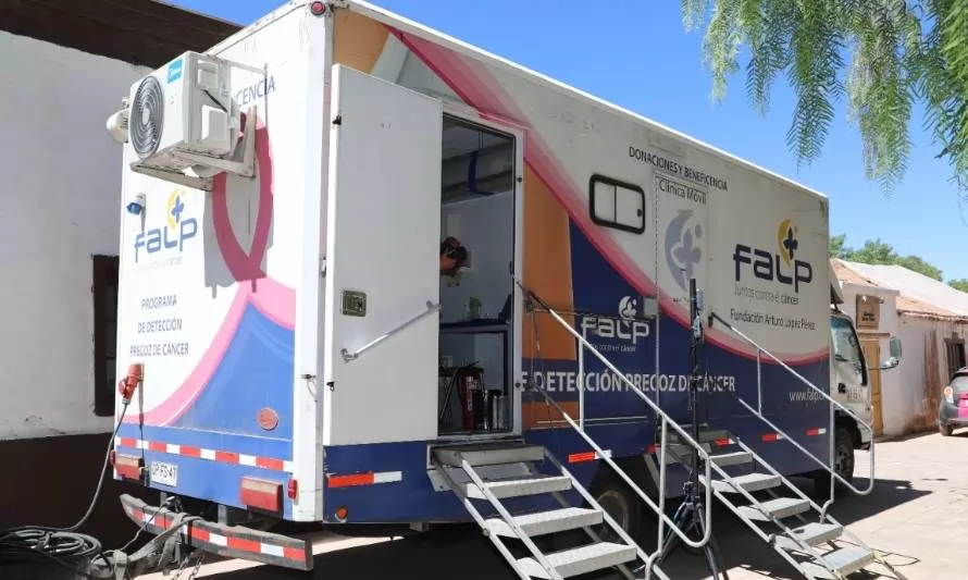Clínica móvil realizará exámenes de detección precoz de cáncer de mama en San Pedro de Atacama