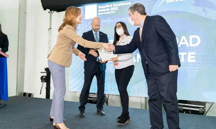 Sierra Gorda SCM premió a sus mejores proveedores en Exponor 2022