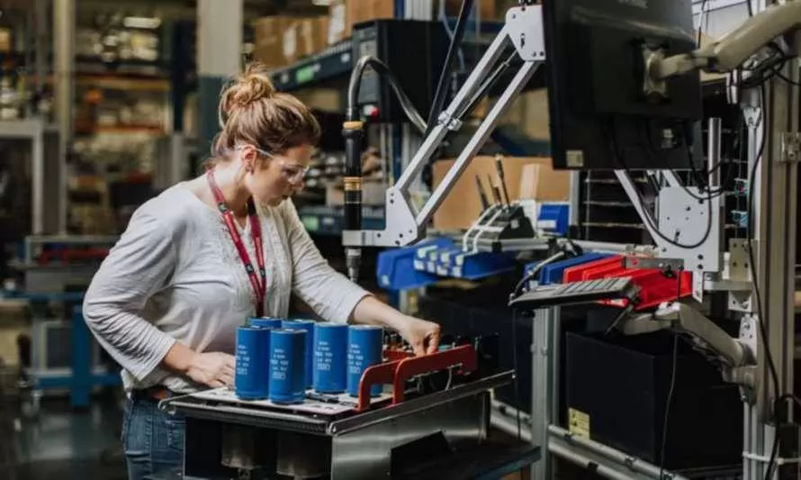 Rockwell Automation fortalece su política de equidad de género