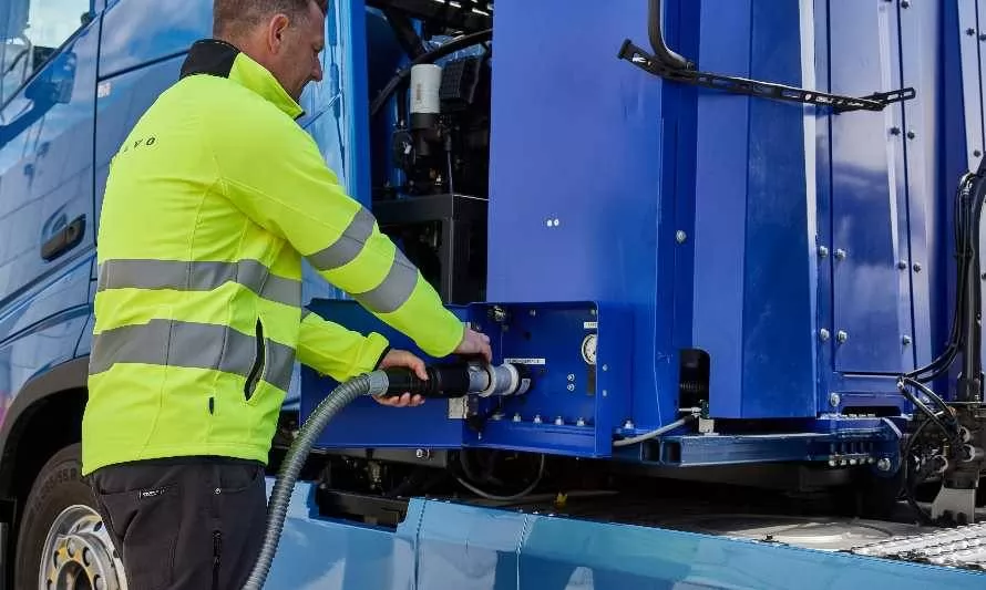 Volvo presenta camión de celdas de combustible de hidrógeno con cero emisiones