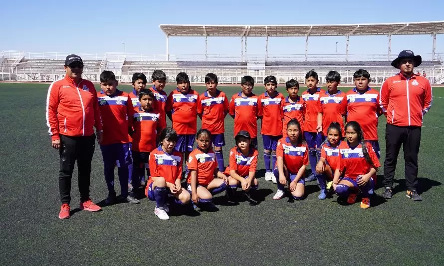 Escuelas de Fútbol de Toconao y María Elena animaron vibrantes partidos amistosos 