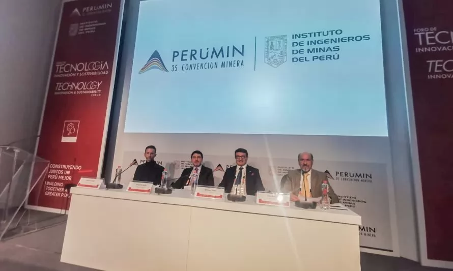 Manuel Viera expuso sobre la gobernanza del litio en Perumin 35