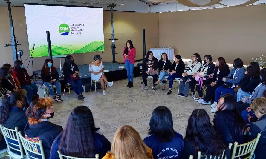 Mujeres de Tarapacá dan vida a seminario sobre inclusión femenina en la industria minera