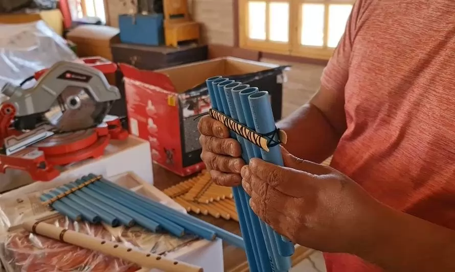 Realizan taller de confección de zampoñas y quenas en comunidad indígena de Calama
