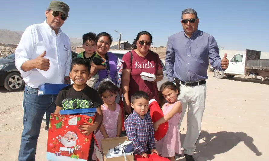 Trabajadores de Minera El Abra celebraron fiesta navideña junto a niños y niñas de la comunidad de Quetena