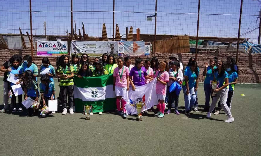 Junta de Vecinos Alto Jama premió a los ganadores del primer torneo de baby fútbol que convocó a 208 deportistas