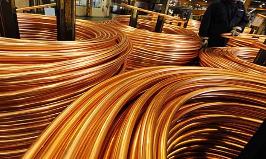 De máximos históricos precio del cobre cierra con un año a la baja