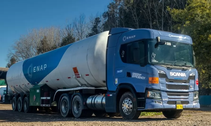 ENAP recambia flota de camiones con diésel a gas natural