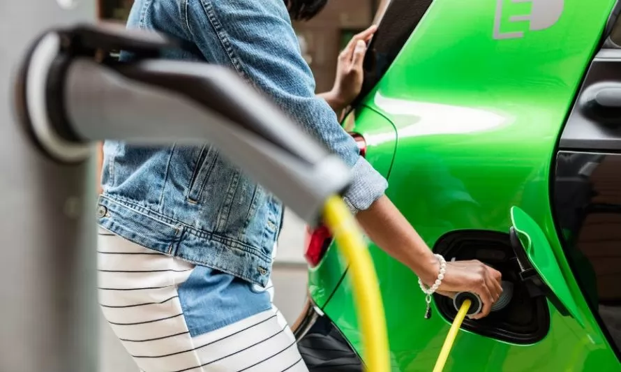 Parlamento Europeo aprobó prohibición de venta de vehículos a gasolina y diésel