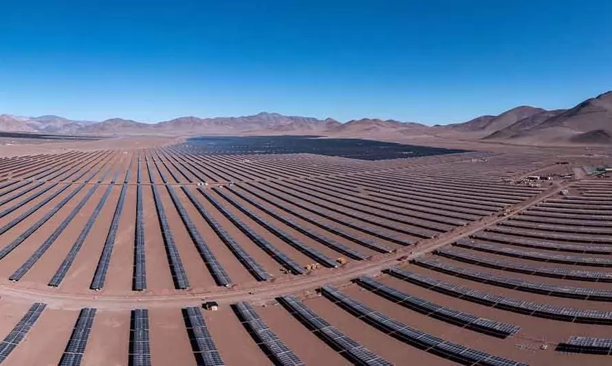 Coordinador Eléctrico autorizó inicio de operación comercial de central fotovoltaica en Atacama 